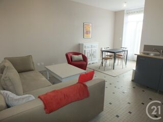  Appartement à louer 2 pièces 45 m²