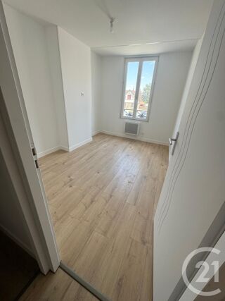  Appartement à louer 4 pièces 61 m²