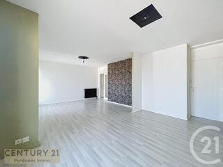  Appartement à louer 4 pièces 101 m²