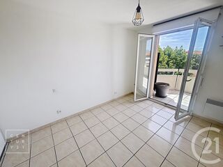  Appartement à louer 2 pièces 68 m²