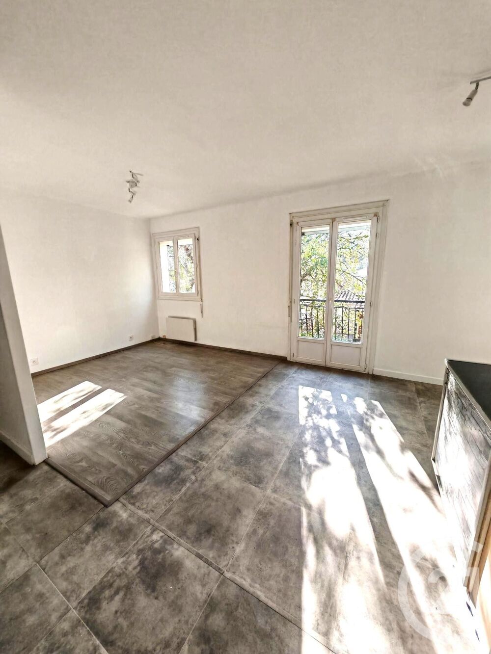 Découvrez cet appartement de 2 pièces situé au premier é....