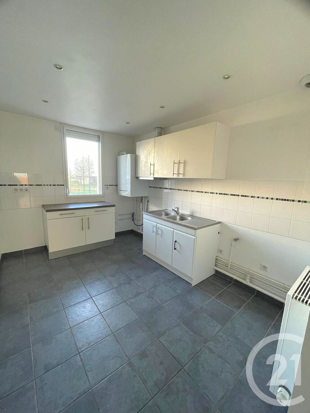location Appartement - 4 pièce(s) - 113 m² Calais (62100)