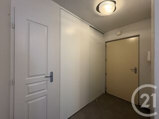  Appartement à louer 3 pièces 66 m²