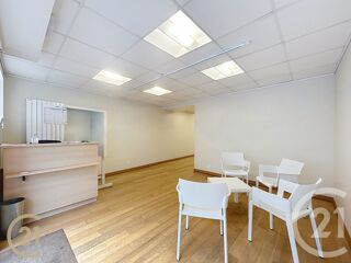  Appartement à louer 1 pièce 82 m²