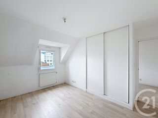  Maison à louer 6 pièces 167 m²