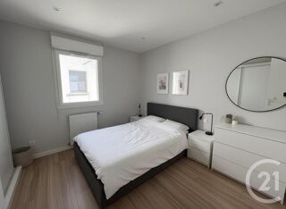  Appartement à louer 4 pièces 83 m²