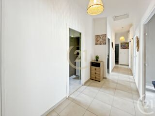  Appartement à louer 4 pièces 87 m²