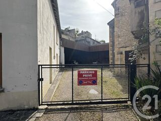  Parking / Garage à louer 10 m²