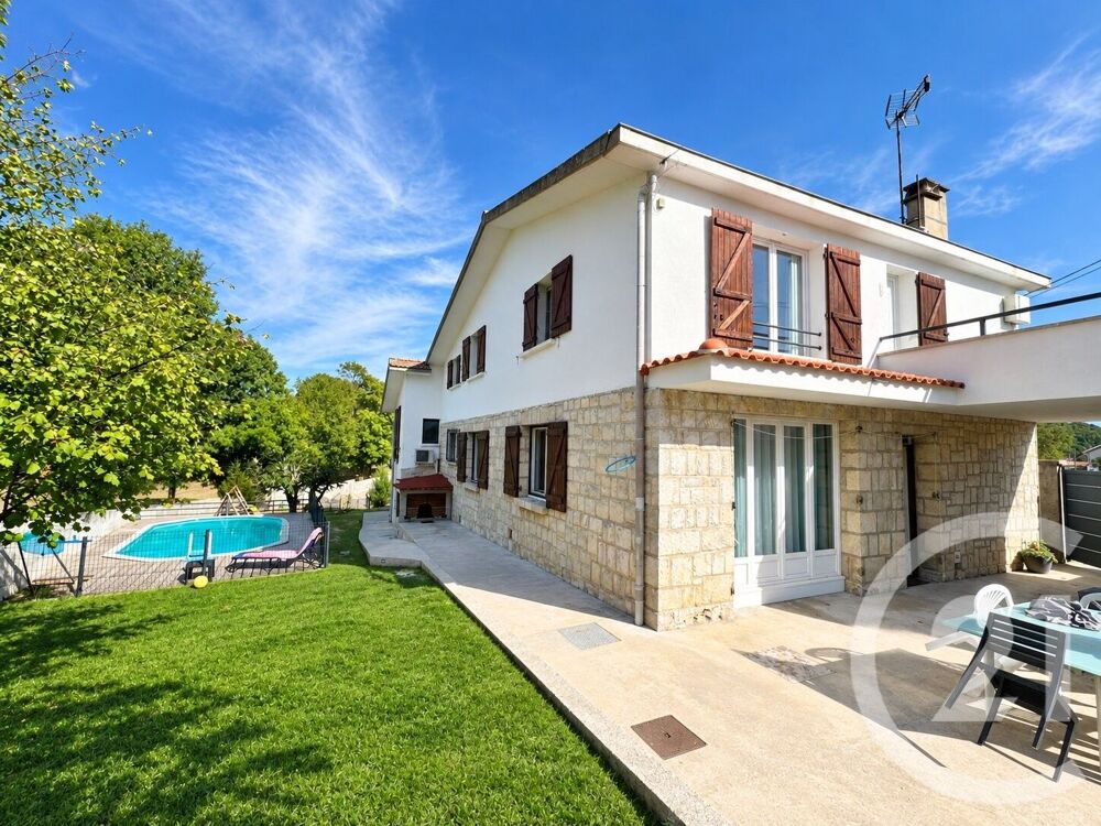 Maison 8 pièces 225 m² · à Lavelanet · 225 m² · 268 900 €