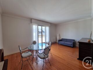  Appartement à louer 4 pièces 110 m²