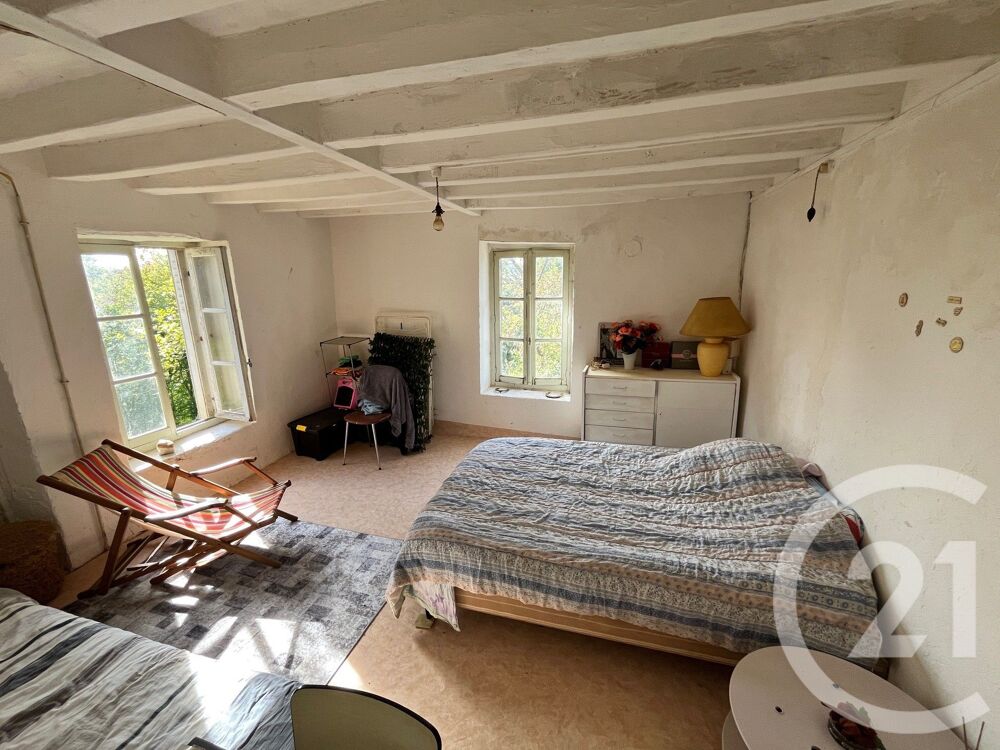 Entrain sur Nohain Maison isolé du village comprena....