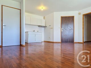  Appartement à louer 4 pièces 65 m²