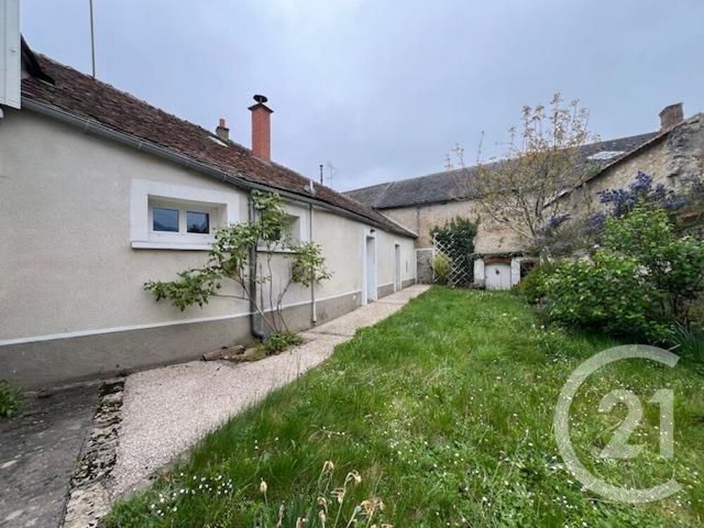 A 78 KMS DE PARIS Dans un village calme de la Vallée....