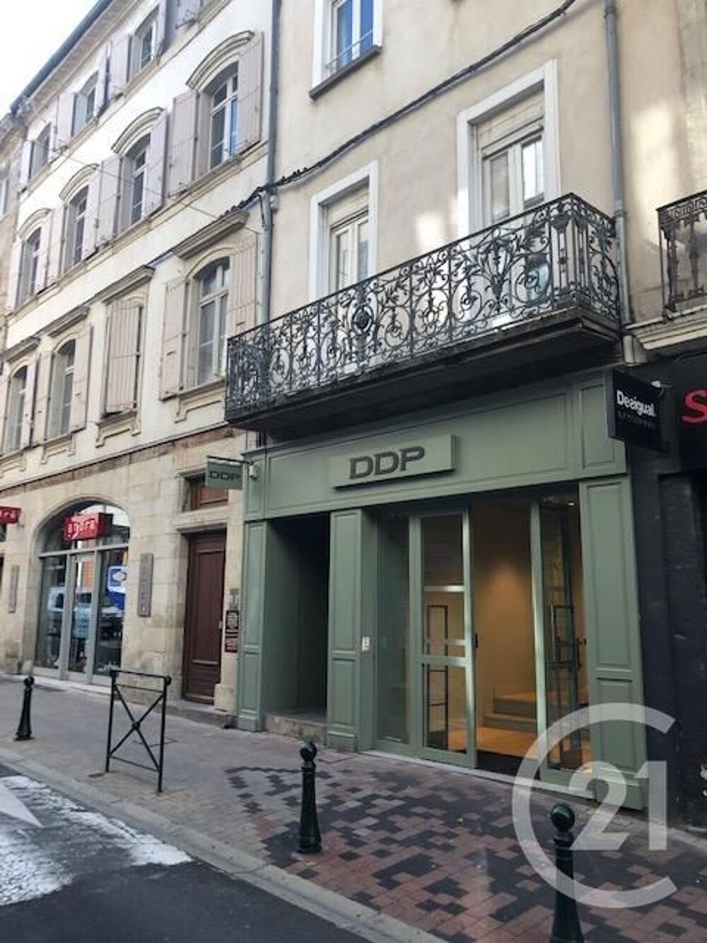 Castres emplacement N°1 , à LOUER local commercial rue V....