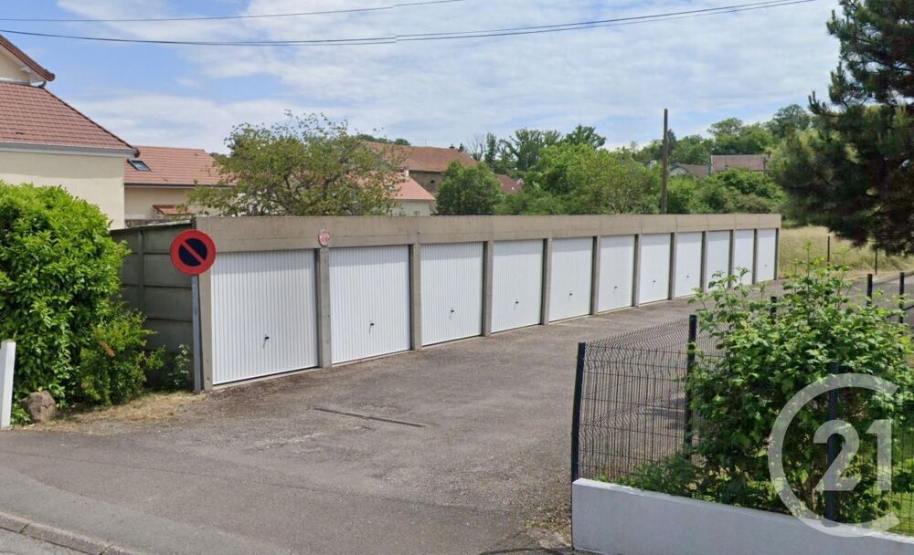 location Parking / Garage - 14 m² Lure (70200)