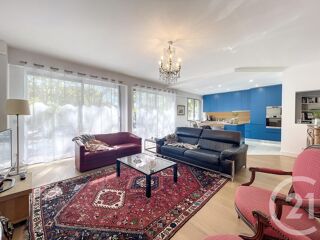  Appartement à louer 4 pièces 118 m²