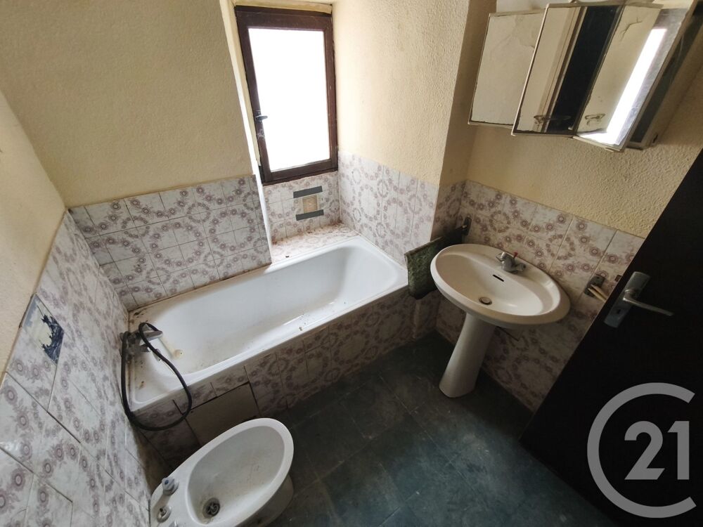 vente Maison - 6 pièce(s) - 257 m² Capvern (65130)