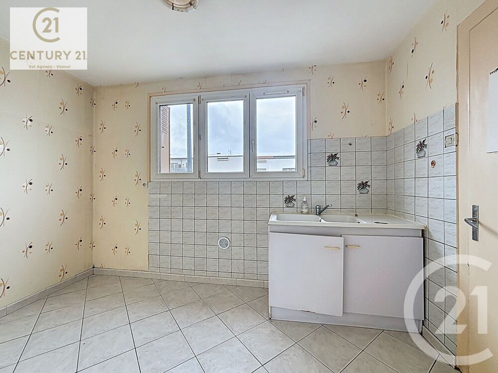 A Vesoul, près du centre ville, venez découvrir cette m....