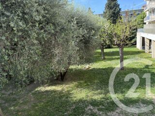  Appartement à louer 3 pièces 55 m²
