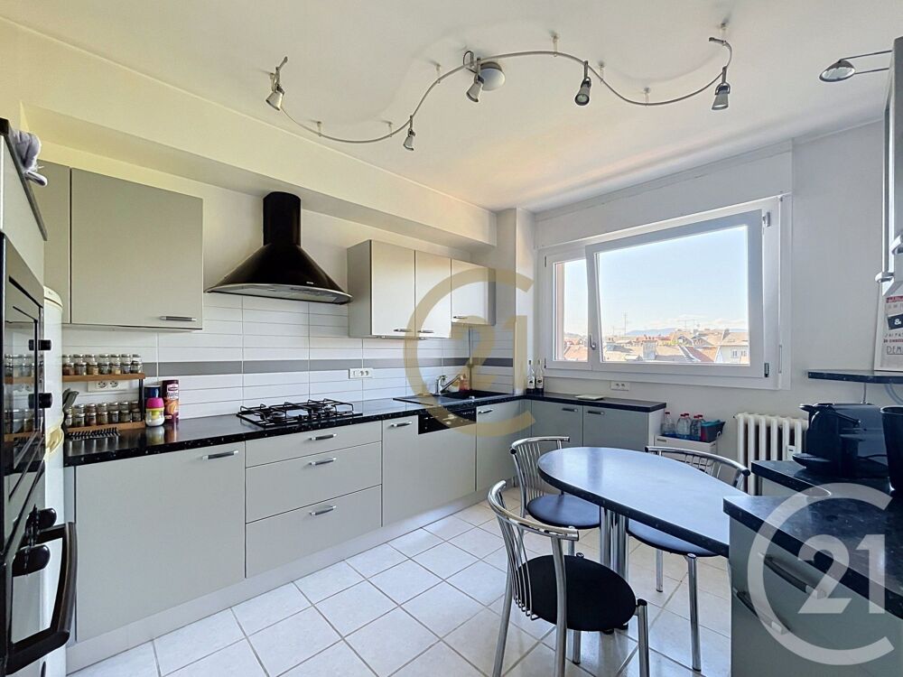 Découvrez ce bel appartement T4 de 91m² sur le secteur S....