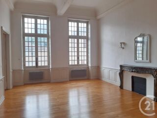  Appartement à louer 3 pièces 81 m²