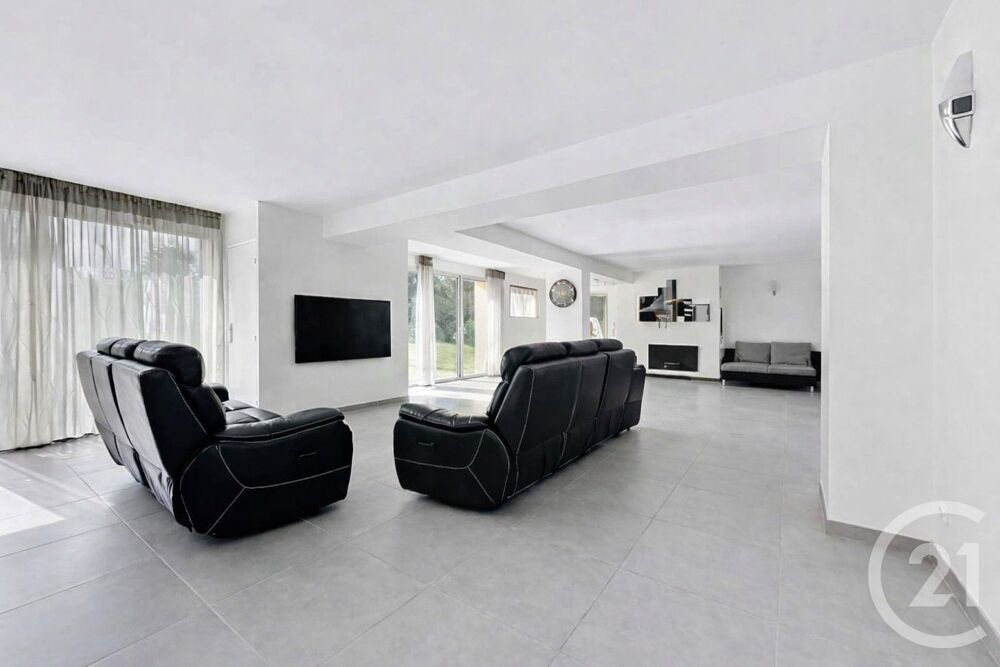 location Maison - 5 pièce(s) - 368 m² Carquefou (44470)