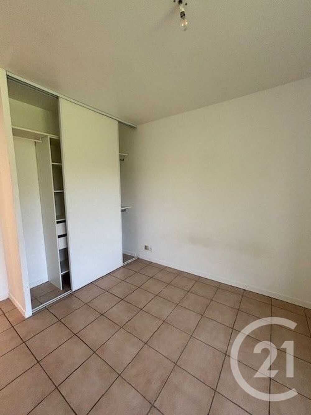 location Appartement - 2 pièce(s) - 64 m² Chaponnay (69970)