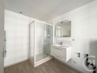 Appartement à louer 2 pièces 65 m²