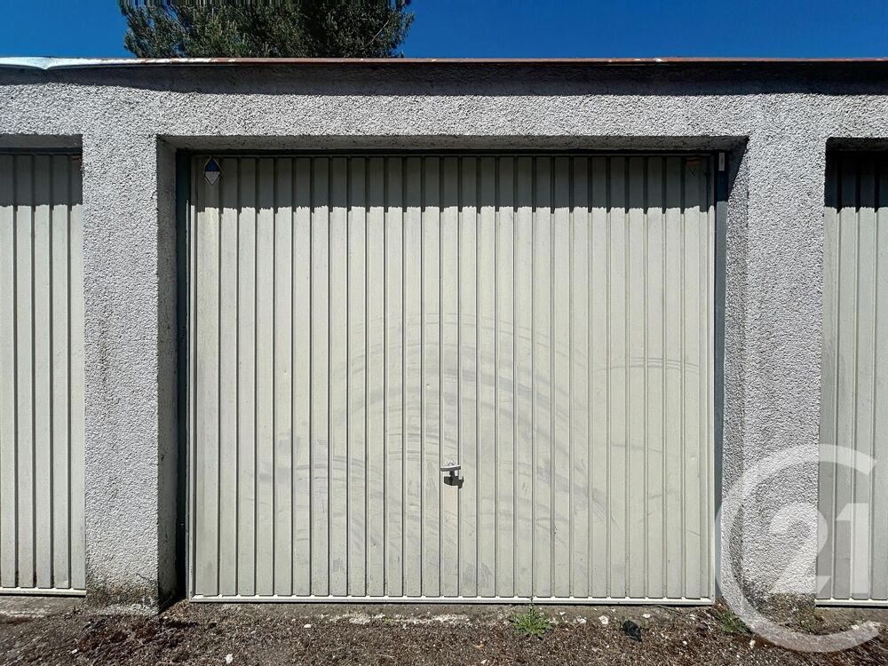 location Parking / Garage - 13 m² Grand-Charmont (25200)