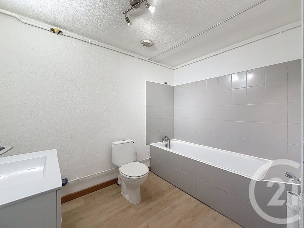 location Appartement - 3 pièce(s) - 69 m² Vieux-Charmont (25600)