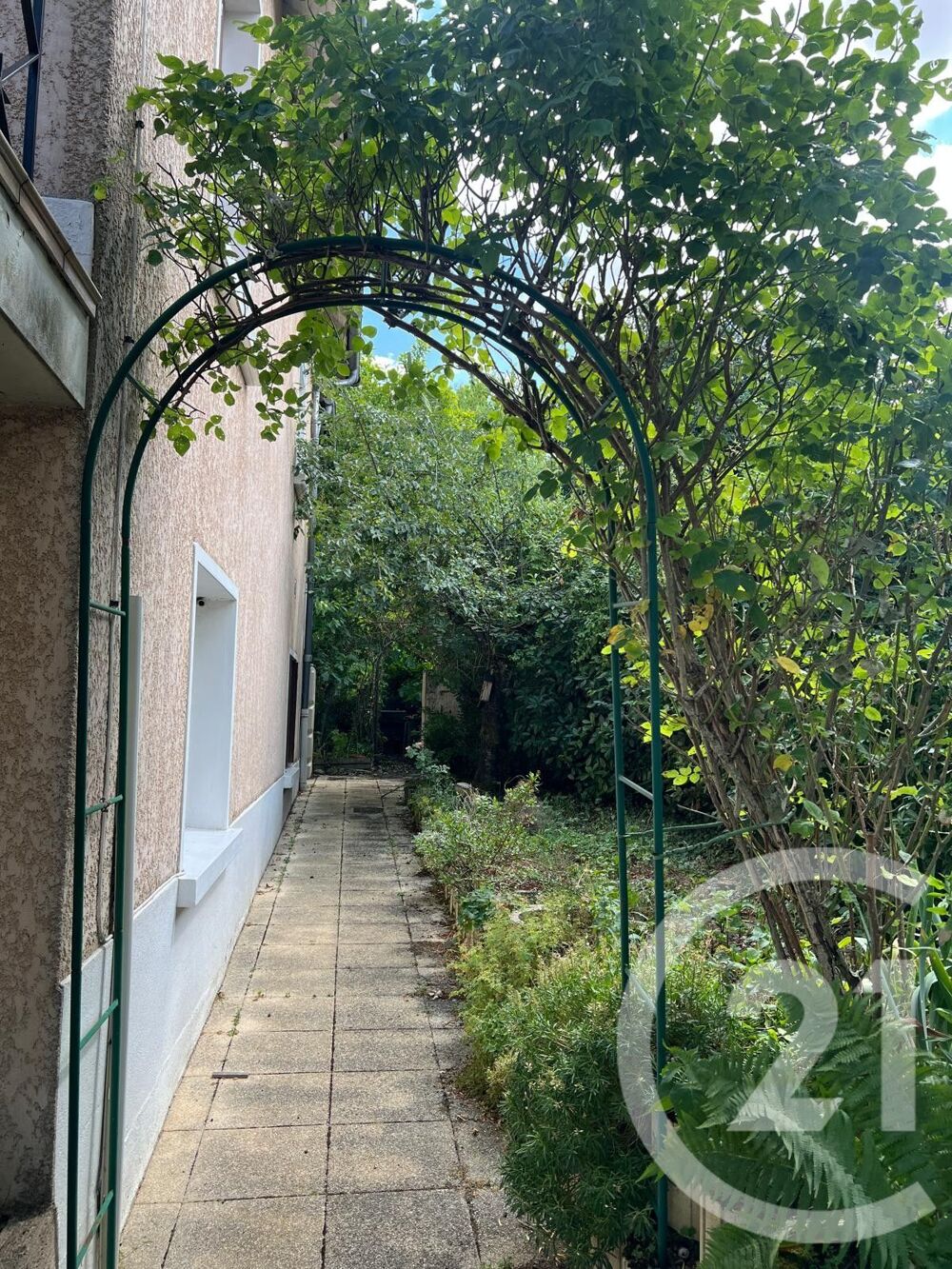 NEVERS - Maison sur sous-sol de 122 m². Maison habi....