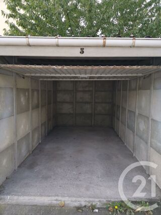  Parking / Garage à louer 11 m²