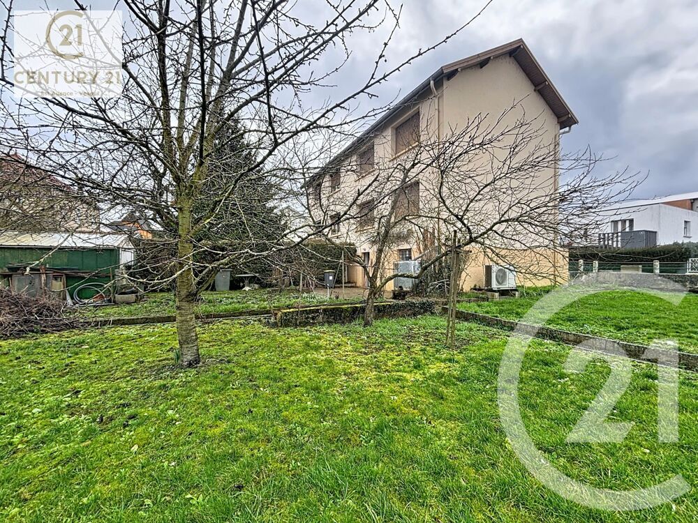 A Vesoul, près du centre ville, venez découvrir cette m....
