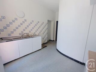  Maison à louer 10 pièces 310 m²