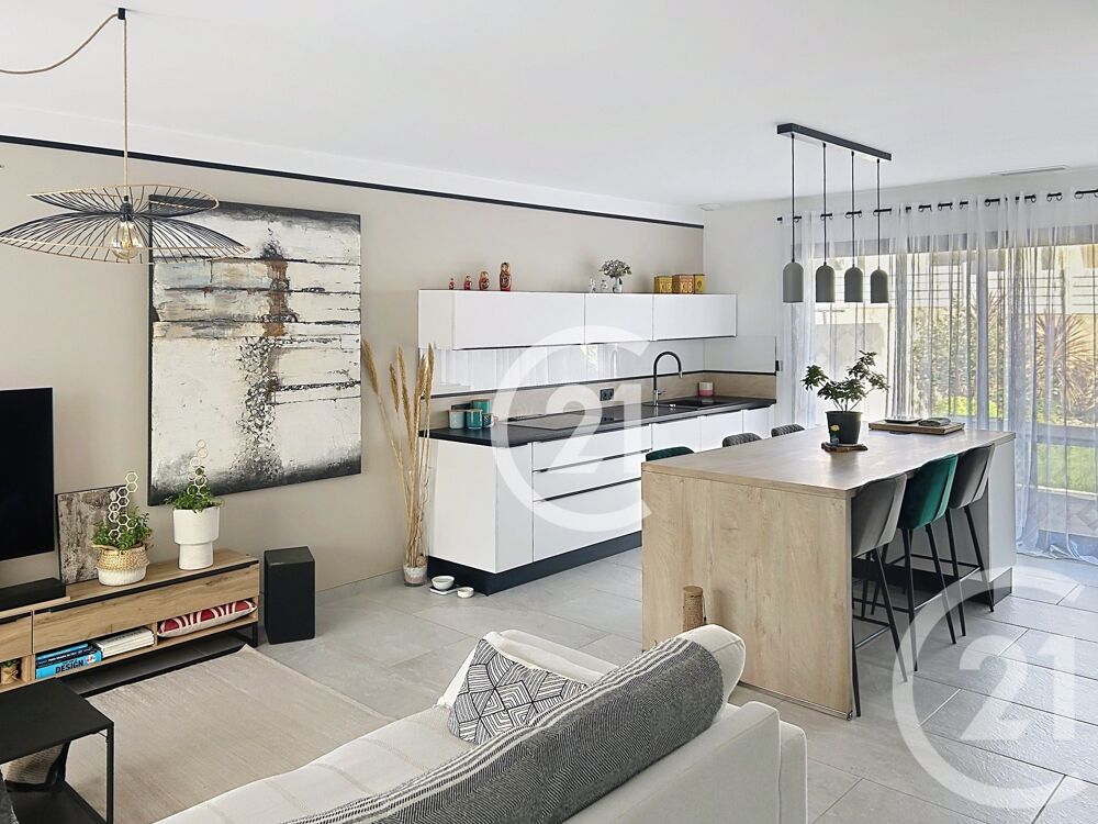 CENTURY21 vous propose de découvrir à Ortaffa, cette cha....