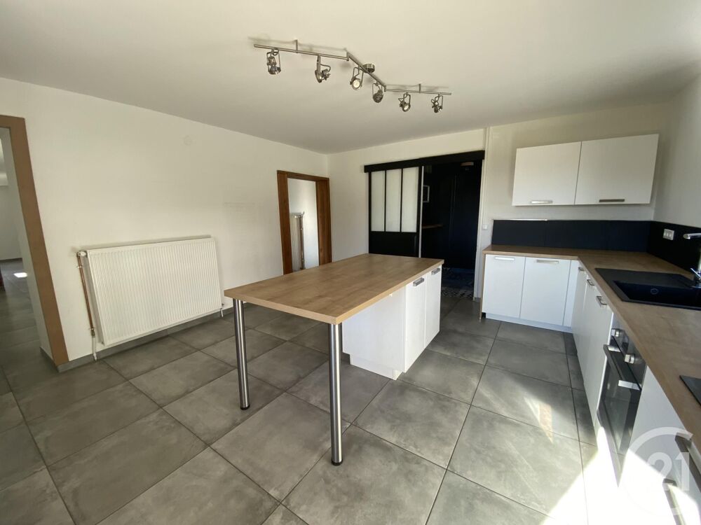 location Maison - 6 pièce(s) - 180 m² Bois-d'Amont (39220)