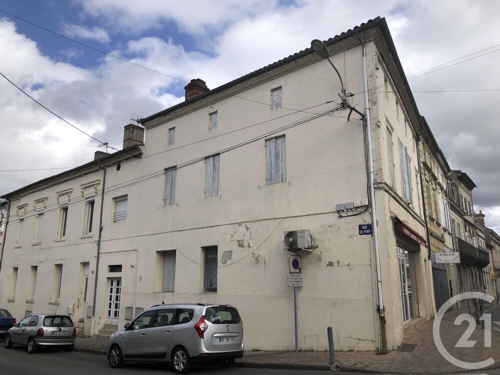 Situé sur l'artère principale de la ville de Montpon, ve....