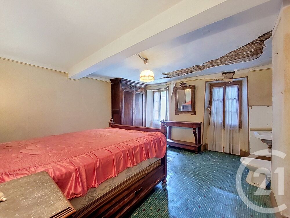 Venez découvrir cette maison T4 de 147m², idéalement sit....