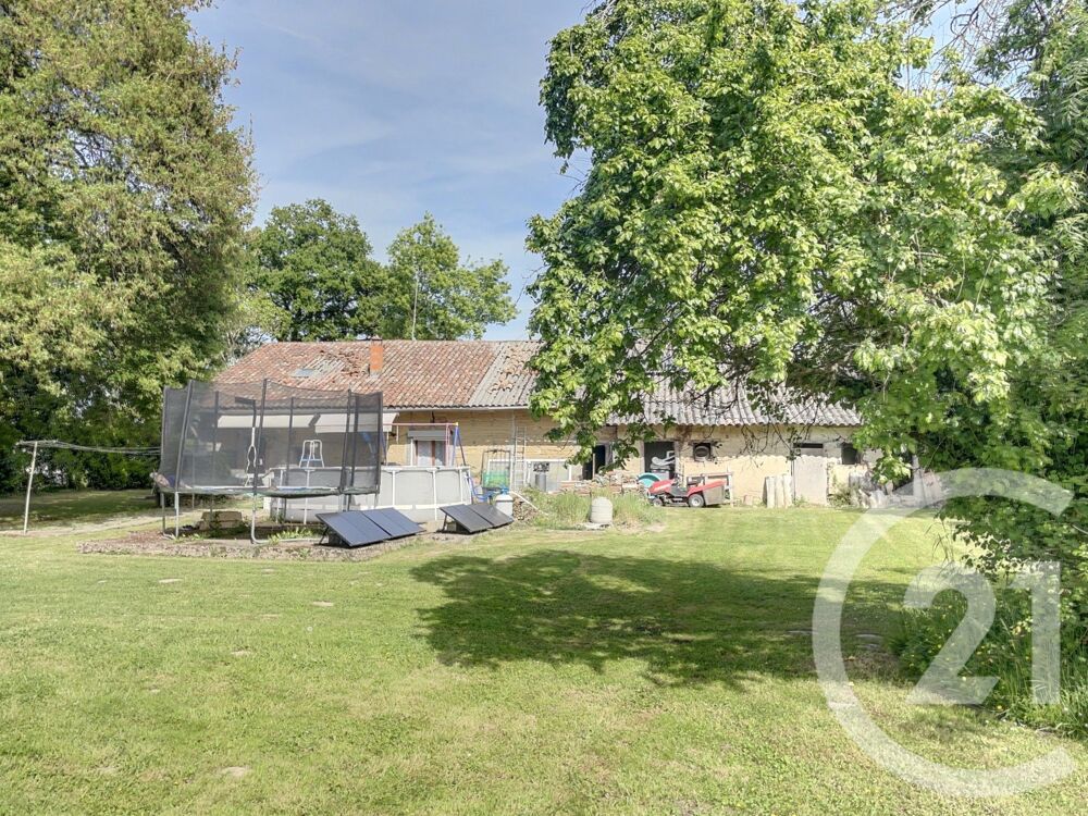 Maison 5 pièces 256 m² · à St Jean sur Reyssouze · 256 m² · 230 000 €