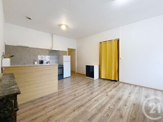  Appartement à louer 3 pièces 86 m²