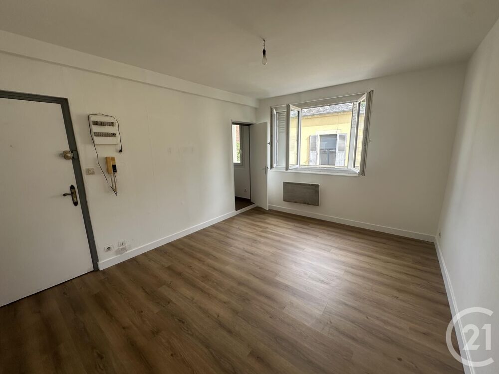 location Appartement - 3 pièce(s) - 60 m² Sancoins (18600)
