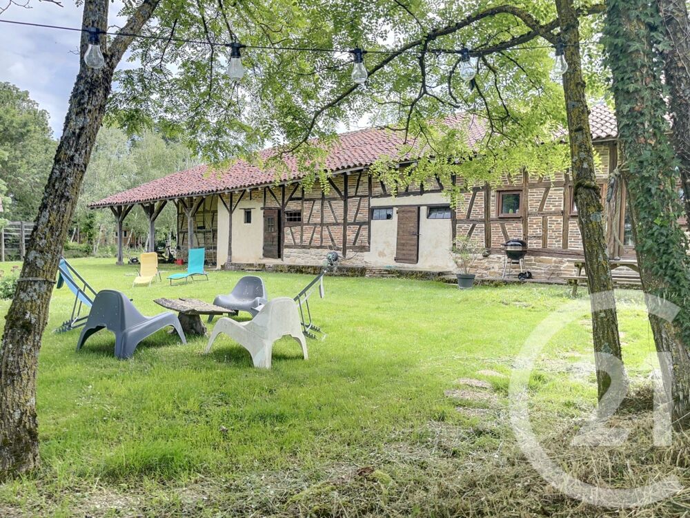 Nichée au c½ur de la campagne bressane, dans un environn....
