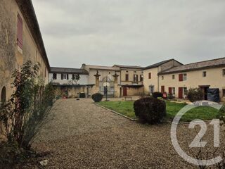  Maison à louer 6 pièces 226 m²
