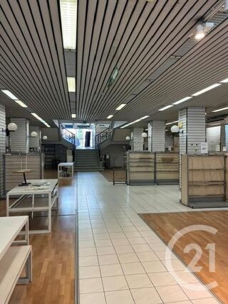  Immeuble à vendre 2300 m²