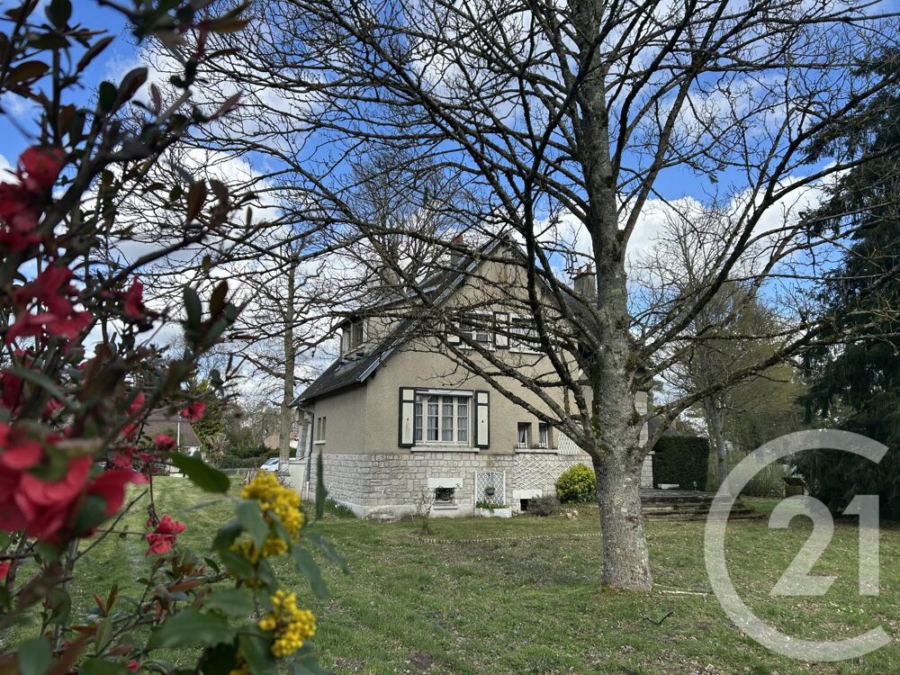 Découvrez cette charmante Maison située à Samois Sur Sei....