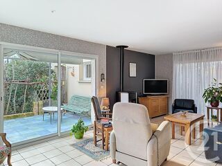  Maison  vendre 7 pices 241 m