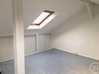  Appartement à louer 4 pièces 100 m²