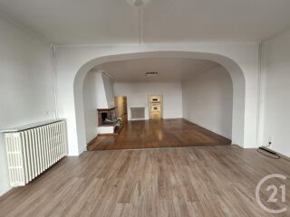  Appartement à louer 4 pièces 150 m²