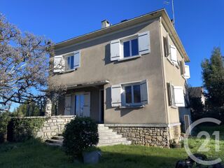  Maison  vendre 8 pices 220 m