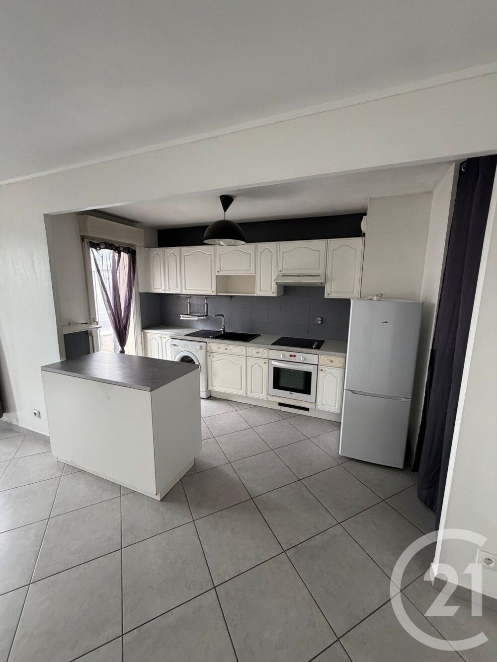 location Appartement - 3 pièce(s) - 71 m² Le Bourget (93350)